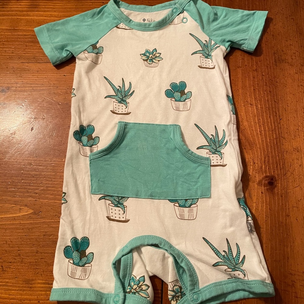 Kyte Baby Succulent Shortall in 12-18 months